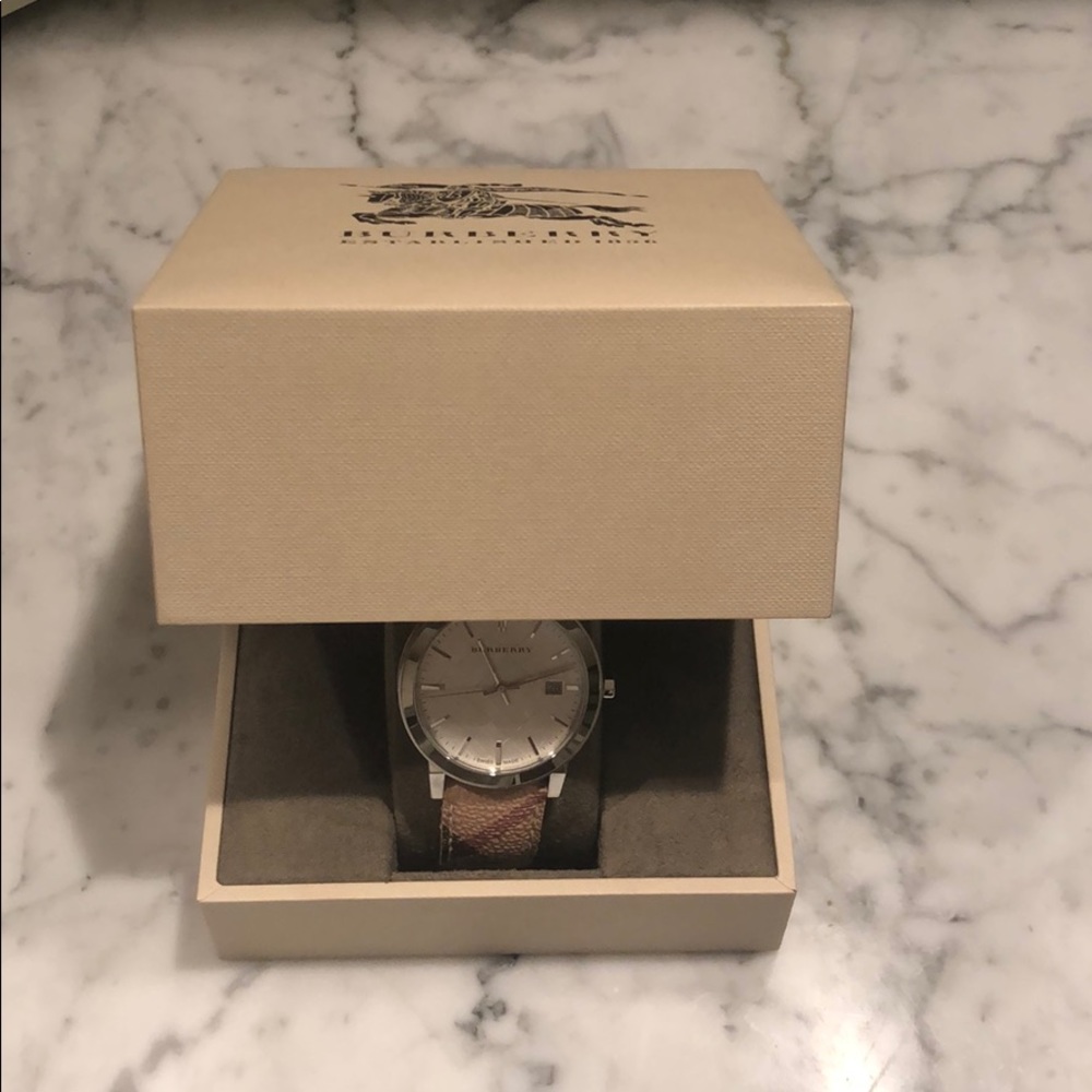 Burberry Embossed Silver Dial Leather Ladies Watch